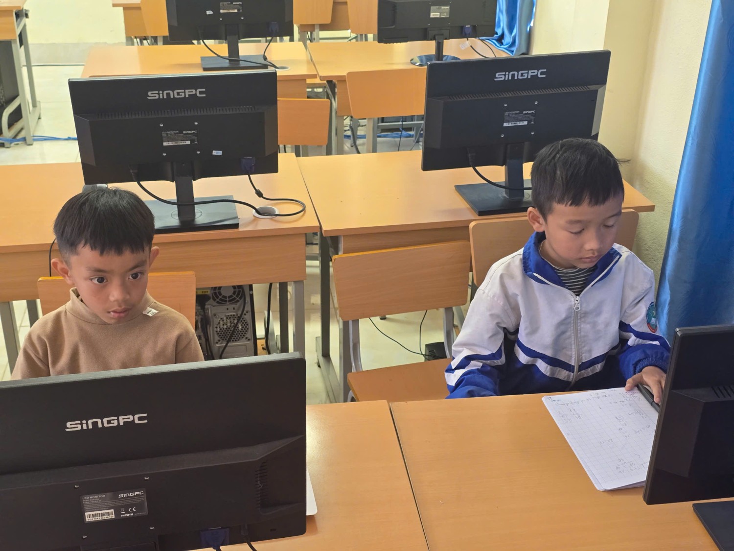 Description: E:\2025-2026\Thi Toán cấp tỉnh\z7500320900864_024ce1eab8e89063b18e44bdabb4241c.jpg