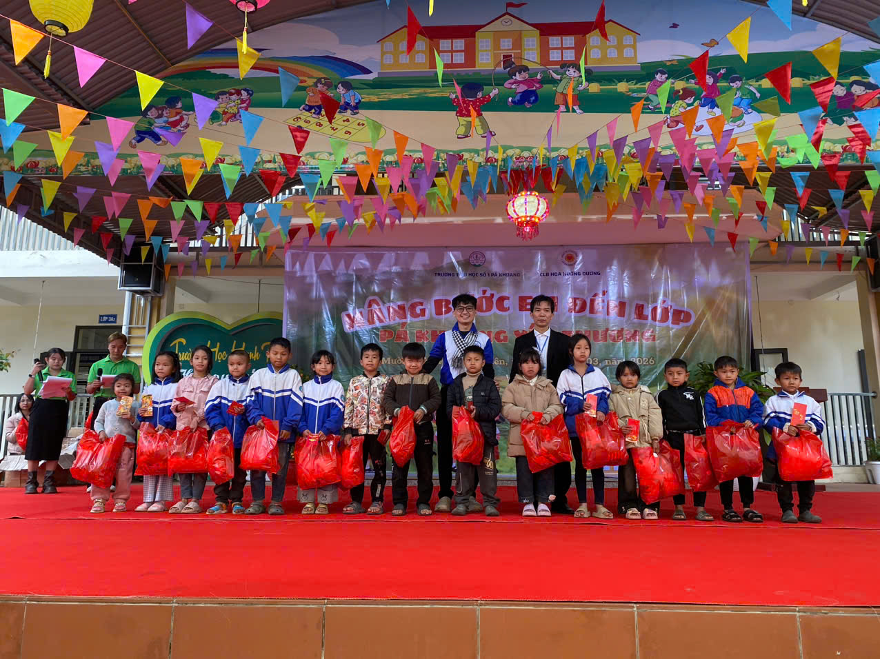 Description: E:\2025-2026\THIỆN NGUYỆN HOA HƯỚNG DƯƠNG\z7614996787572_b3c7669175905f9a8a8162617e9ba5c5.jpg